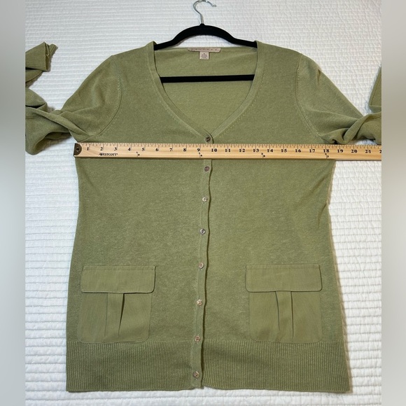 Belford Celery Green Linen Blend VNeck Cardigan. Size Medium. #Quiet Luxury - Picture 7 of 10